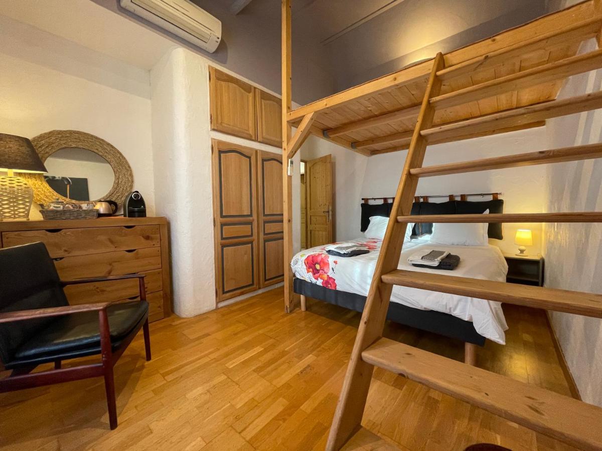 Le Calme De La Garrigue Bed & Breakfast Russan Dış mekan fotoğraf