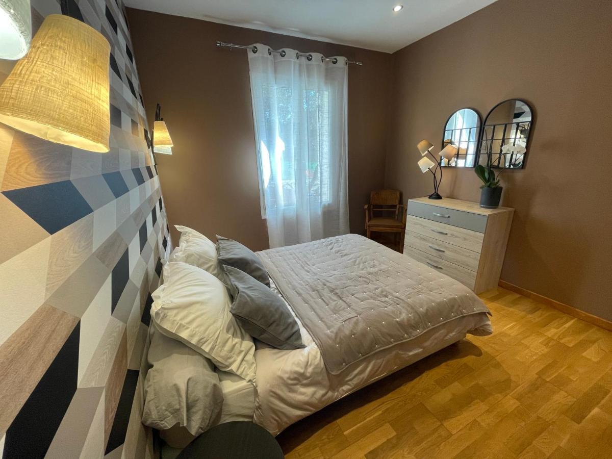 Le Calme De La Garrigue Bed & Breakfast Russan Dış mekan fotoğraf