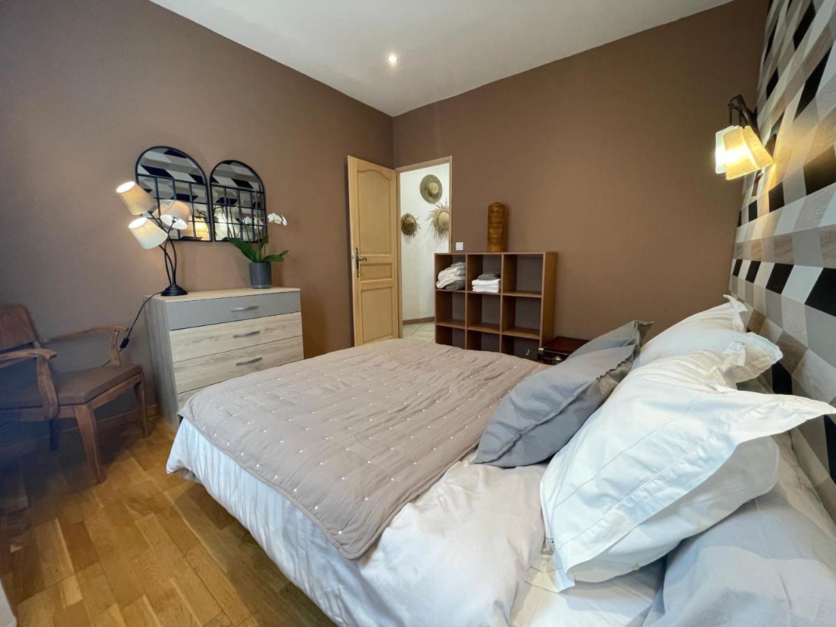 Le Calme De La Garrigue Bed & Breakfast Russan Dış mekan fotoğraf