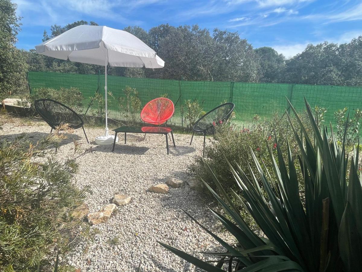 Le Calme De La Garrigue Bed & Breakfast Russan Dış mekan fotoğraf