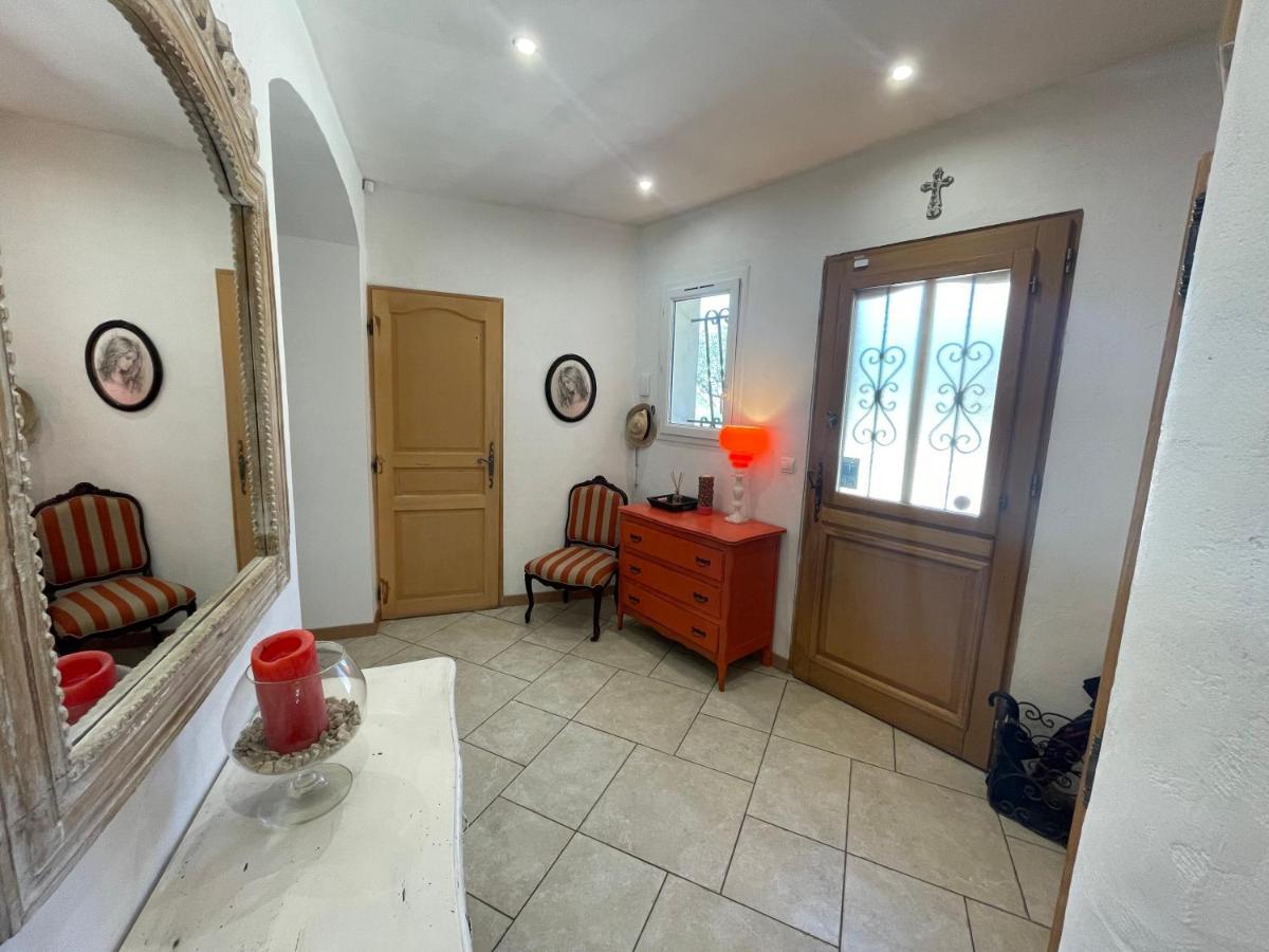Le Calme De La Garrigue Bed & Breakfast Russan Dış mekan fotoğraf
