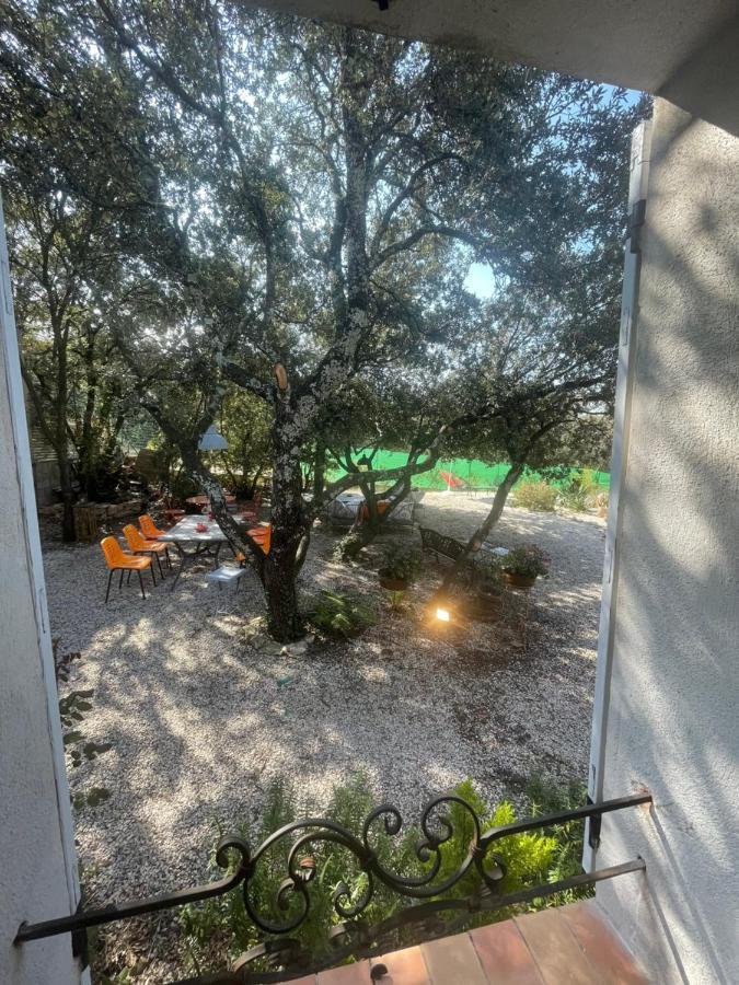 Le Calme De La Garrigue Bed & Breakfast Russan Dış mekan fotoğraf