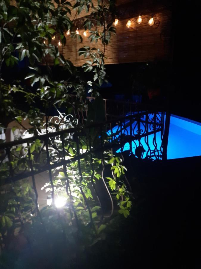 Le Calme De La Garrigue Bed & Breakfast Russan Dış mekan fotoğraf