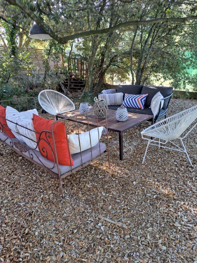 Le Calme De La Garrigue Bed & Breakfast Russan Dış mekan fotoğraf