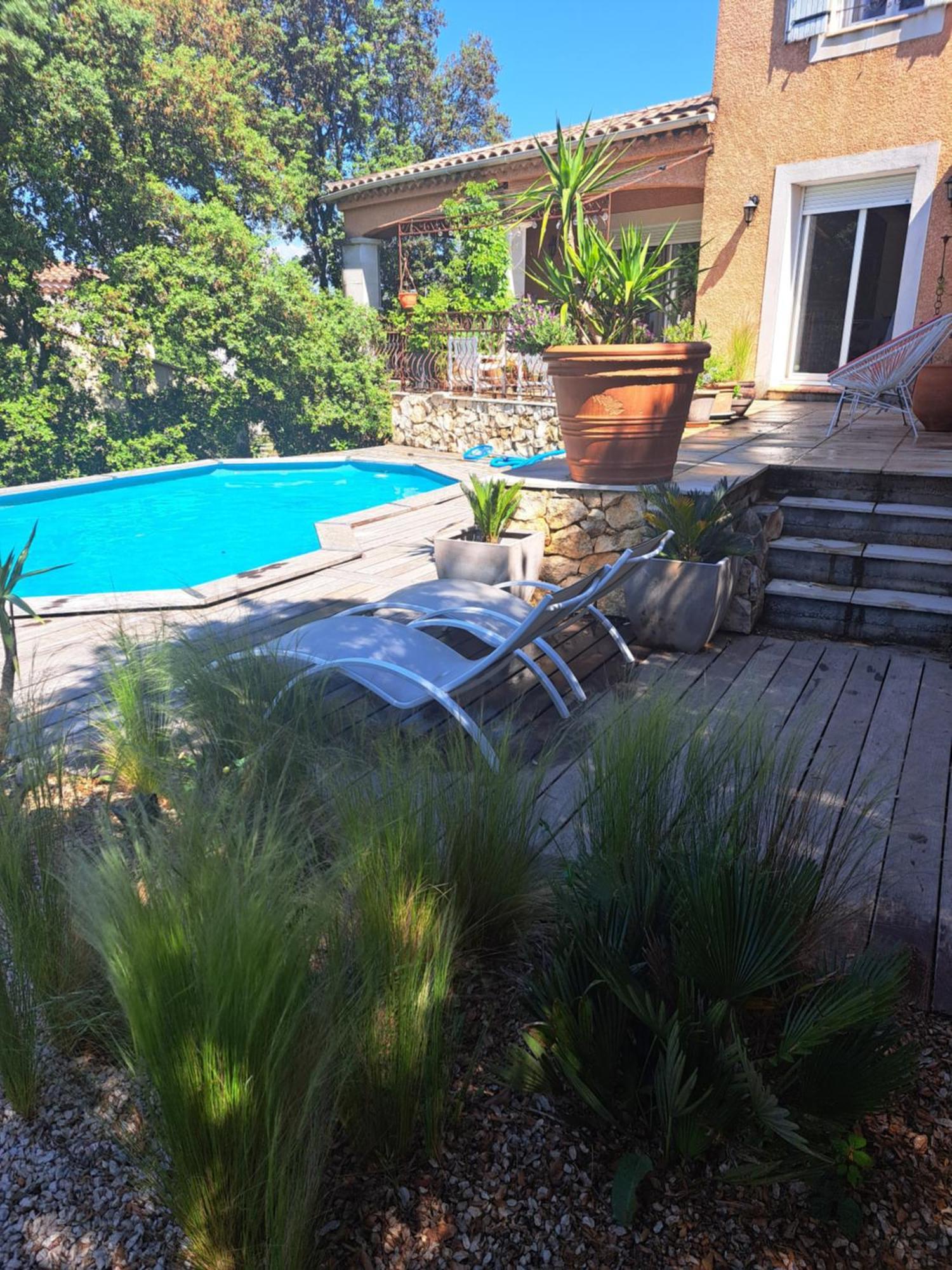 Le Calme De La Garrigue Bed & Breakfast Russan Dış mekan fotoğraf